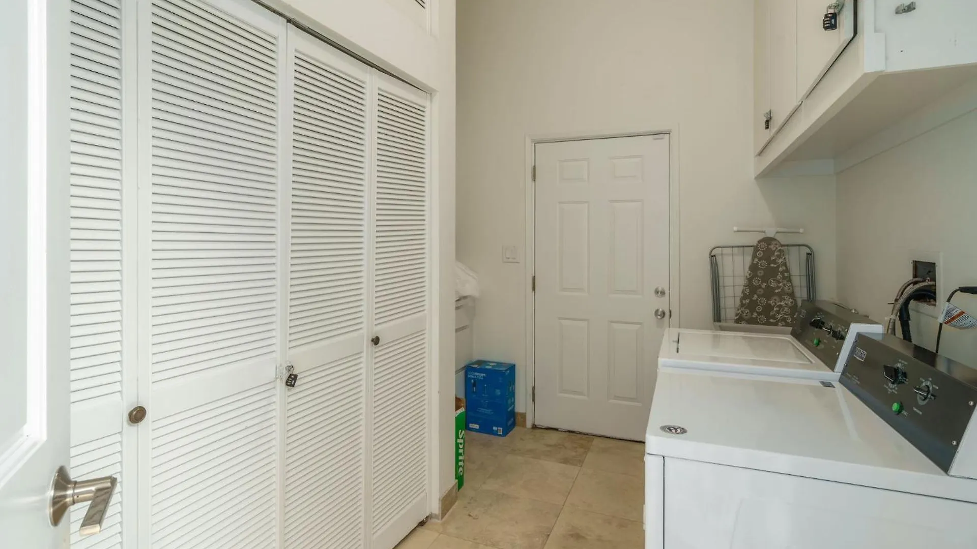 Holiday home Kaanapali Hini New Pool - Fully Remodeled - Across The Street From Kaanapali Beach Lahaina United States