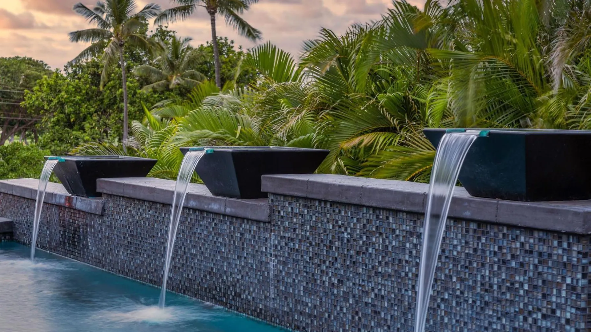 Kaanapali Hini New Pool - Fully Remodeled - Across The Street From Kaanapali Beach Lahaina Holiday home